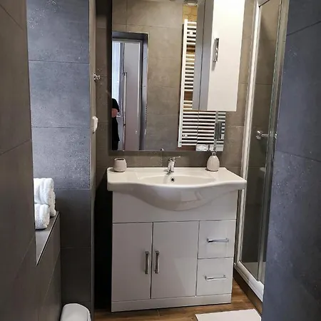 Apartamento Fine In Centrum Of With Aircondition Slaný