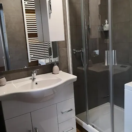 Fine In Centrum Of With Aircondition Appartamento Slaný