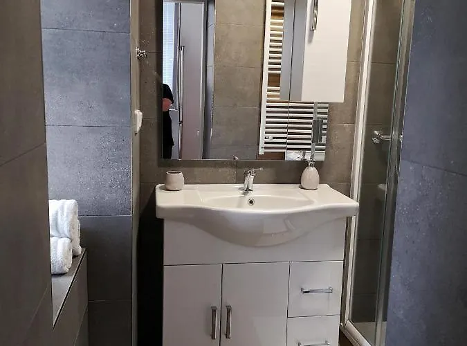 Apartament Fine In Centrum Of With Aircondition Slaný